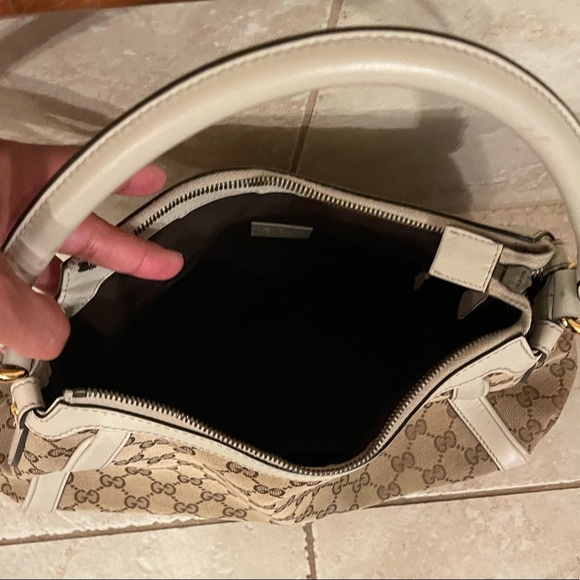 GUCCI top handle- Authentic and barely used. This bag is in great condition. - Picture 3 of 8